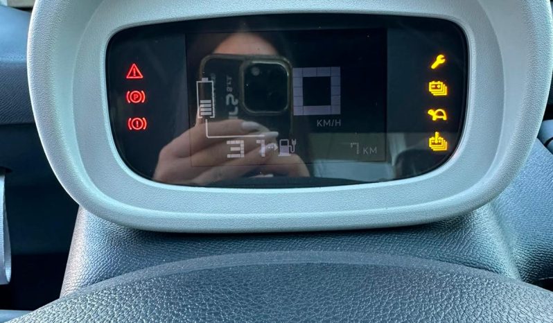 PICCOLA, ELETTRICA, INCONFONDIBILE! Scopri la Fiat Topolino! pieno