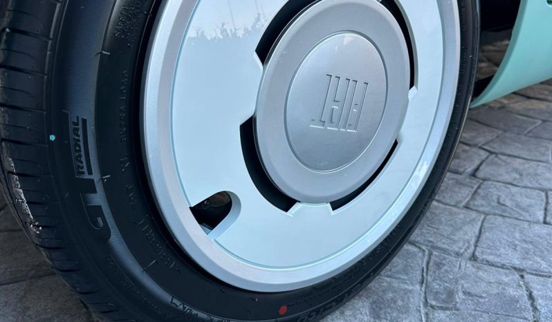 PICCOLA, ELETTRICA, INCONFONDIBILE! Scopri la Fiat Topolino! pieno