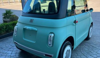PICCOLA, ELETTRICA, INCONFONDIBILE! Scopri la Fiat Topolino! pieno