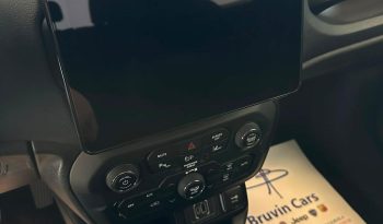 JEEP RENEGADE HYBRID IL CARATTERE È DI SERIE! pieno