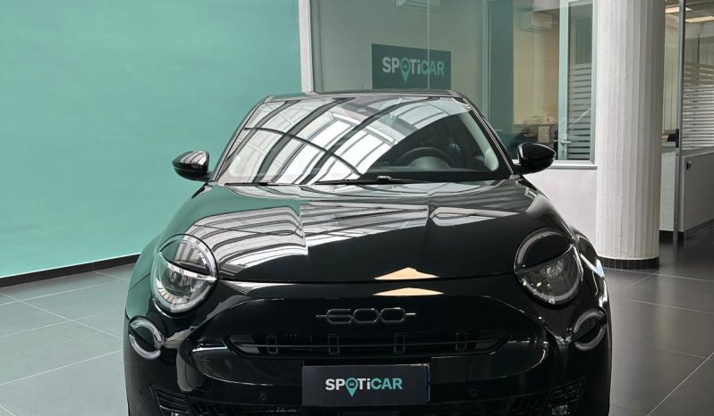 NERA, AUTOMATICA E HYBRID… CHE FIAT 600! pieno