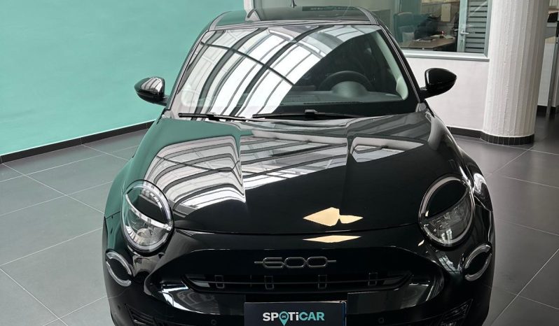 NERA, AUTOMATICA E HYBRID… CHE FIAT 600! pieno