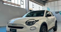 145 CV, CAMBIO AUTOMATICO E TANTO STILE: FIAT 600!