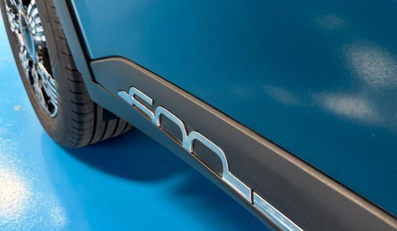 LA 600 CHE SI FA NOTARE – 145 CV, HYBRID E AUTOMATICA! pieno