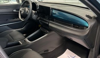 LA 600 CHE SI FA NOTARE – 145 CV, HYBRID E AUTOMATICA! pieno