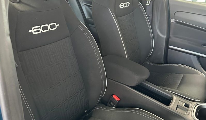 LA 600 CHE SI FA NOTARE – 145 CV, HYBRID E AUTOMATICA! pieno
