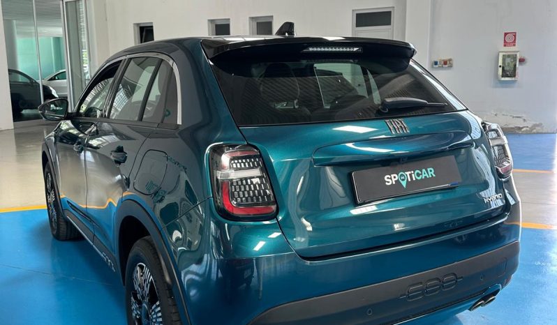 LA 600 CHE SI FA NOTARE – 145 CV, HYBRID E AUTOMATICA! pieno