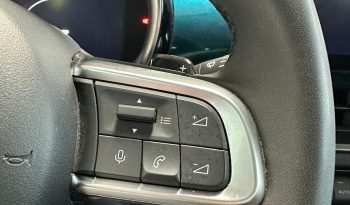 LA 600 CHE SI FA NOTARE – 145 CV, HYBRID E AUTOMATICA! pieno