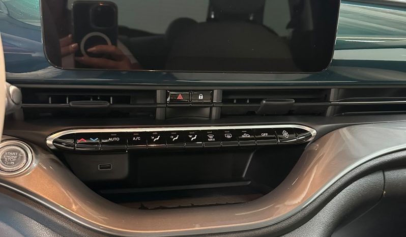 500e LA PRIMA – ELEGANZA ELETTRIZZANTE pieno