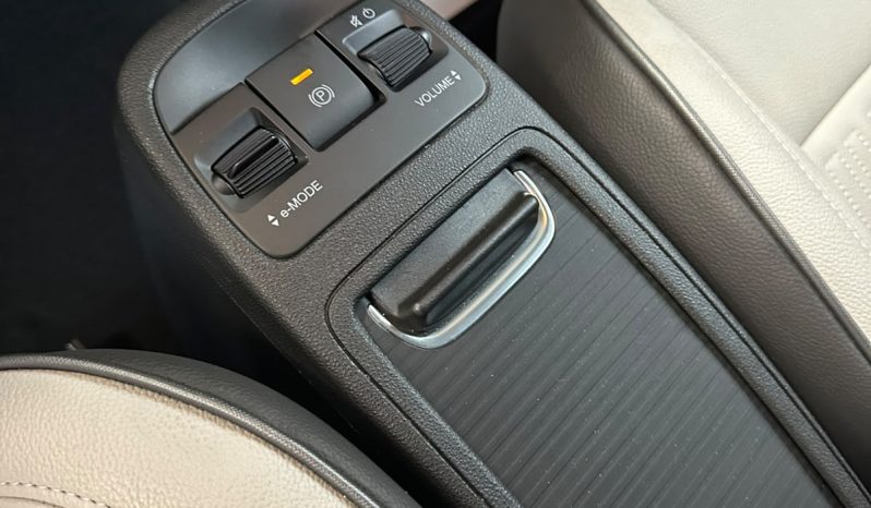 500e LA PRIMA – ELEGANZA ELETTRIZZANTE pieno