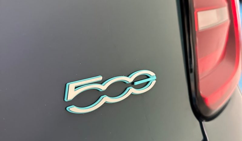 500e LA PRIMA – ELEGANZA ELETTRIZZANTE pieno
