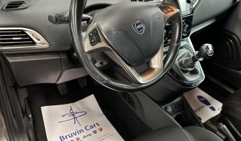 ELEGANTE, HYBRID, PRONTA A PARTIRE! pieno
