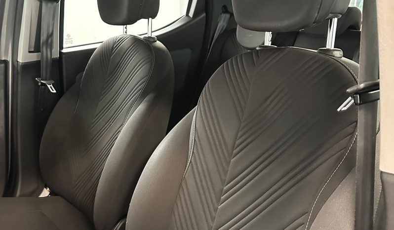 ELEGANTE, HYBRID, PRONTA A PARTIRE! pieno