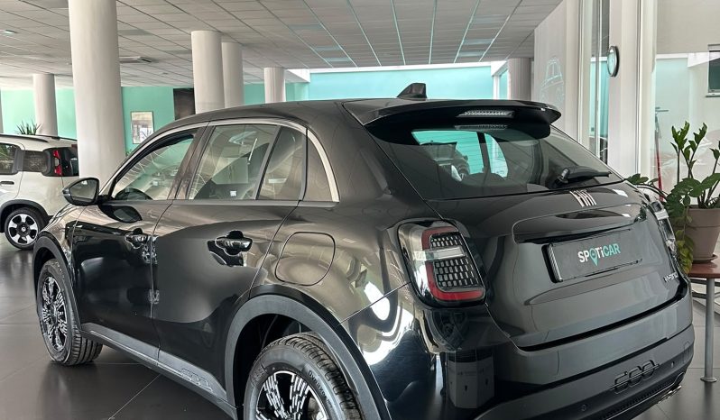 FIAT 600: COMPATTA, GRINTOSA, HYBRID! pieno