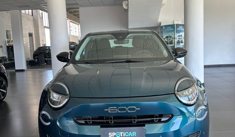 NUOVA FIAT 600: 145 CV DI STILE E TECNOLOGIA! pieno