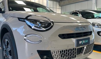 CREMA CAPPUCCINO, 145 CV E CAMBIO AUTOMATICO: È LA FIAT 600!! pieno