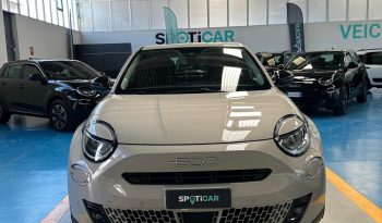 CREMA CAPPUCCINO, 145 CV E CAMBIO AUTOMATICO: È LA FIAT 600!! pieno
