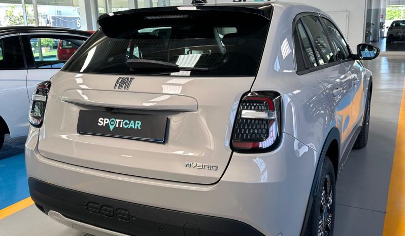 CREMA CAPPUCCINO, 145 CV E CAMBIO AUTOMATICO: È LA FIAT 600!! pieno