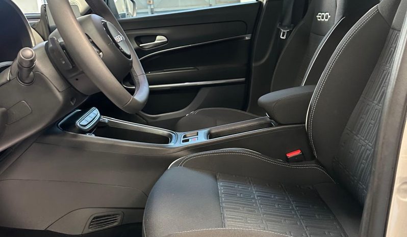 CREMA CAPPUCCINO, 145 CV E CAMBIO AUTOMATICO: È LA FIAT 600!! pieno
