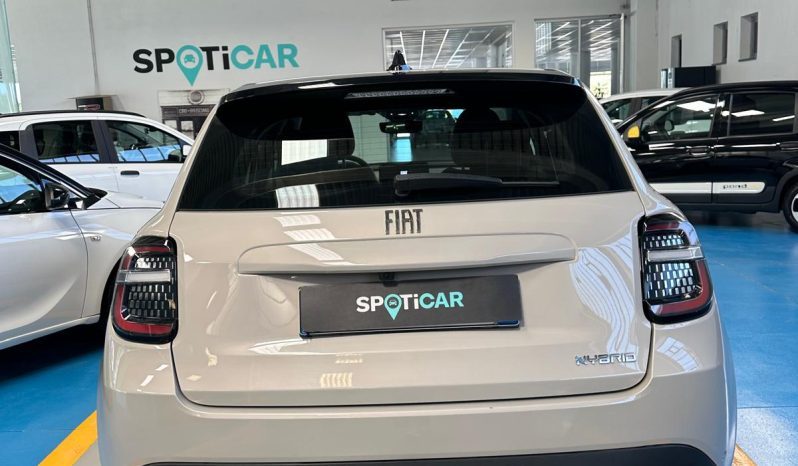 CREMA CAPPUCCINO, 145 CV E CAMBIO AUTOMATICO: È LA FIAT 600!! pieno
