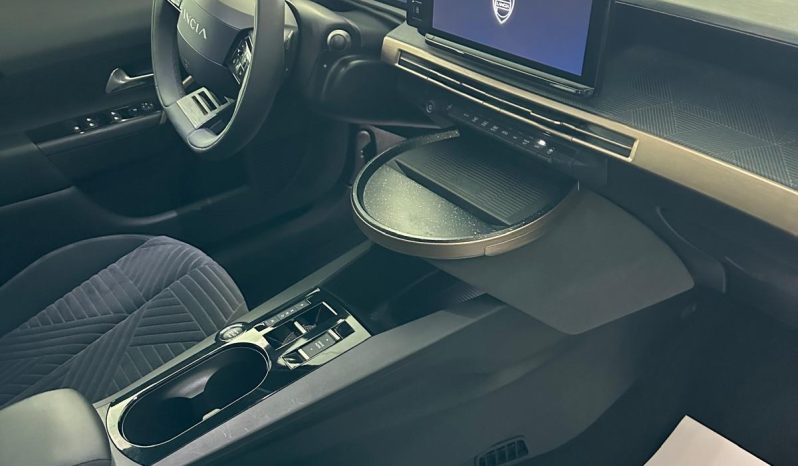 NUOVA YPSILON LX HYBRID: LO STILE ITALIANO È CAMBIATO! pieno