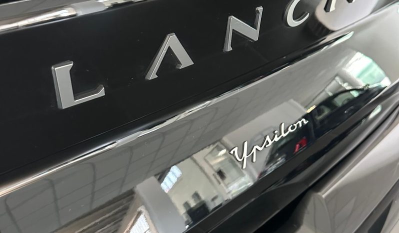 NUOVA YPSILON LX HYBRID: LO STILE ITALIANO È CAMBIATO! pieno