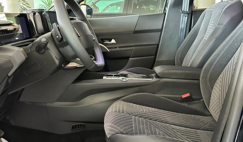 NUOVA YPSILON LX HYBRID: LO STILE ITALIANO È CAMBIATO! pieno