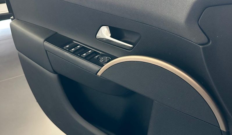 NUOVA YPSILON LX HYBRID: LO STILE ITALIANO È CAMBIATO! pieno