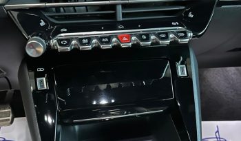 PEUGEOT 208 GT HYBRID: SPORTIVA, AUTOMATICA, IRRESISTIBILE! pieno